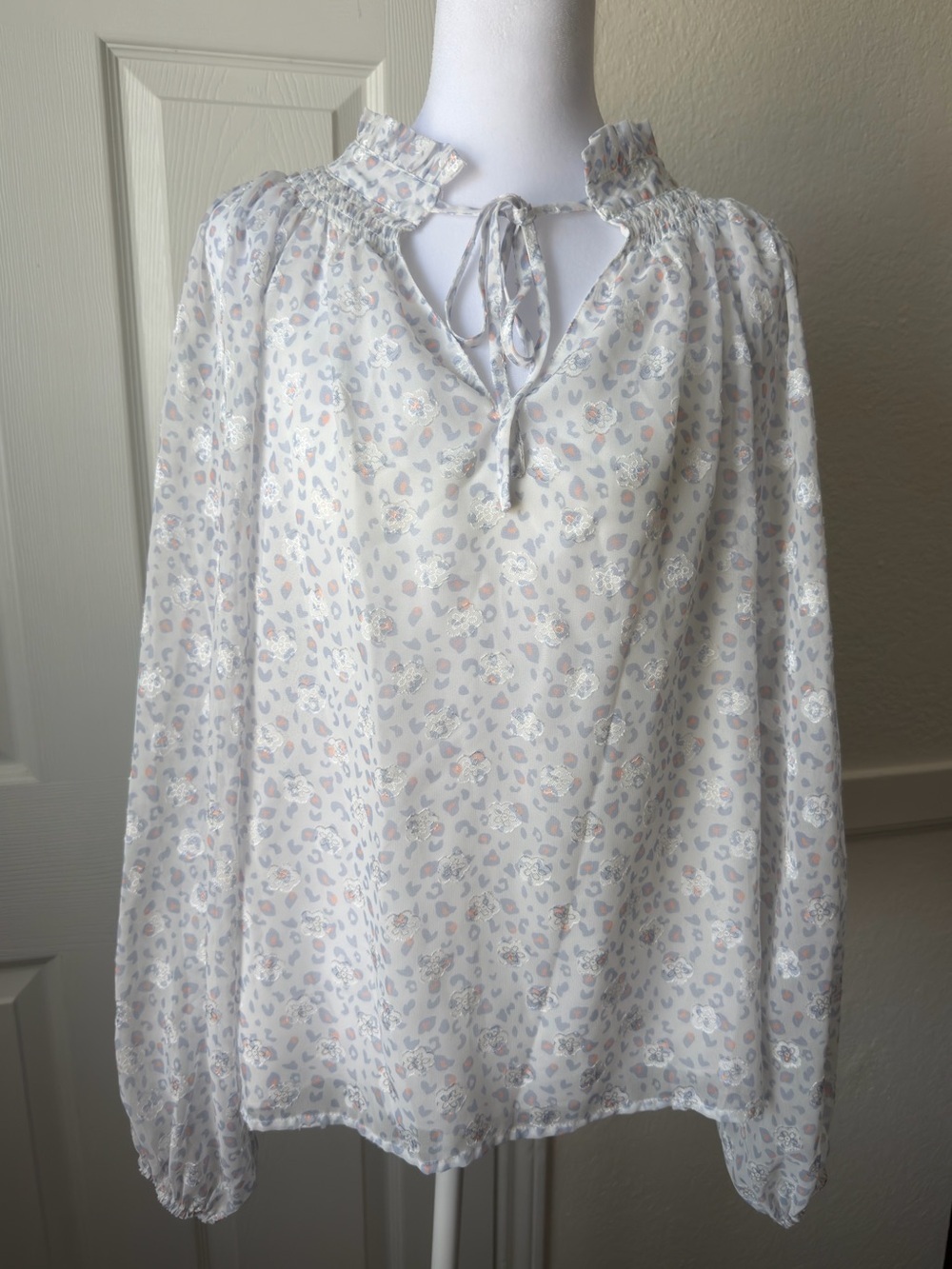 Karlie Ruffle Tie Neck Floral Leopard Print Blouse Size Small